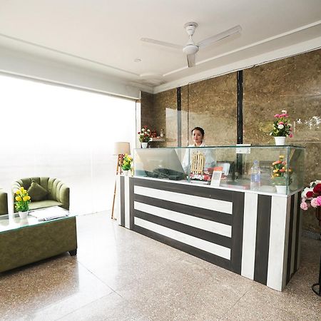 Tanvi Premium Residency Near Artemis Hospital, Gurugram Hotell Gurgaon Eksteriør bilde