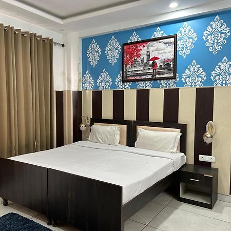 Tanvi Premium Residency Near Artemis Hospital, Gurugram Hotell Gurgaon Eksteriør bilde