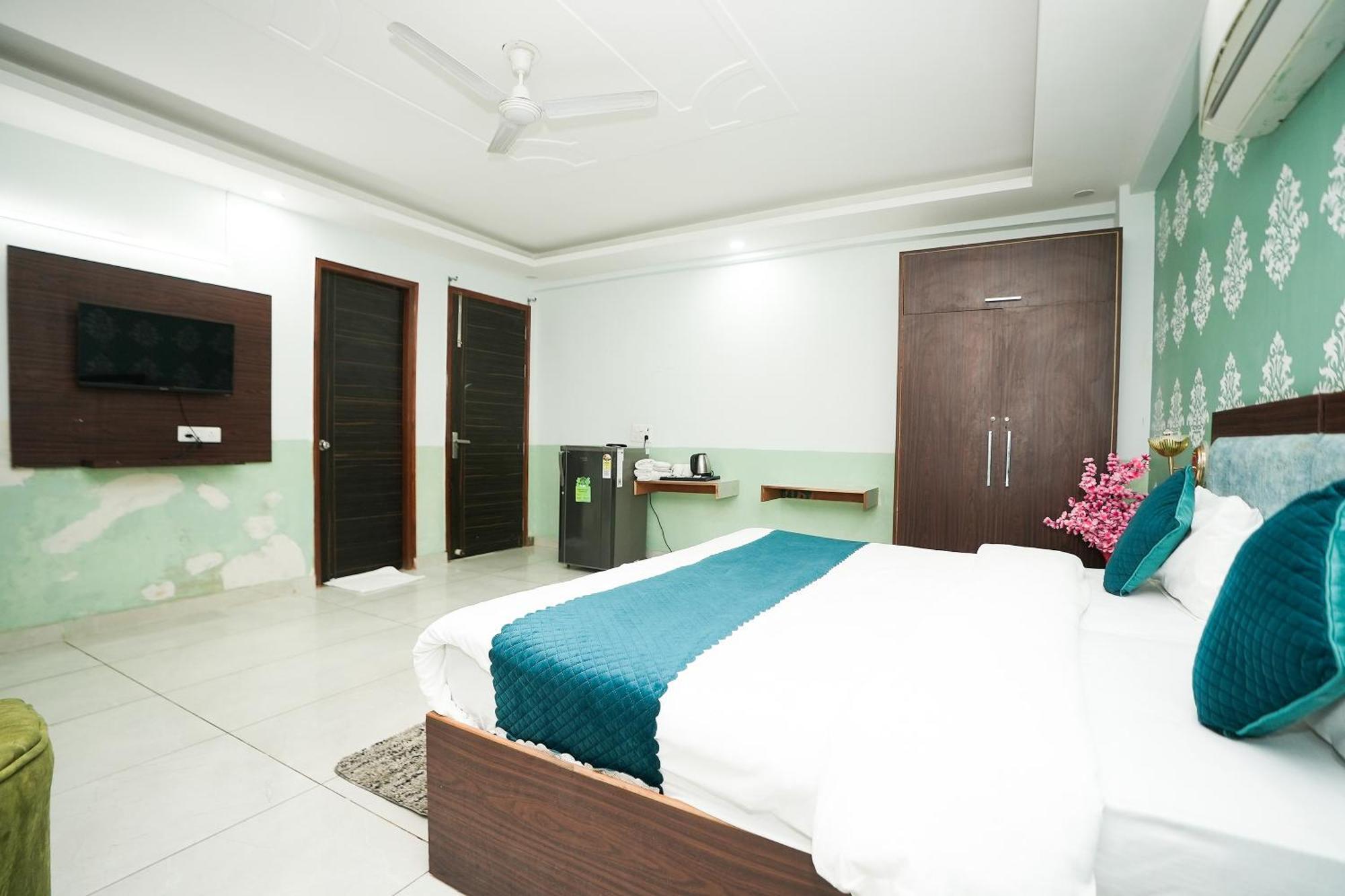 Tanvi Premium Residency Near Artemis Hospital, Gurugram Hotell Gurgaon Eksteriør bilde