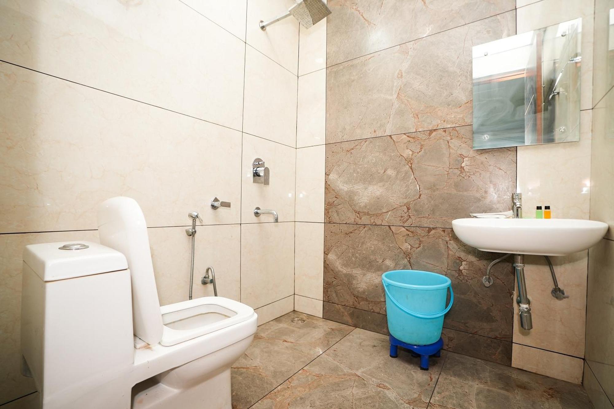 Tanvi Premium Residency Near Artemis Hospital, Gurugram Hotell Gurgaon Eksteriør bilde