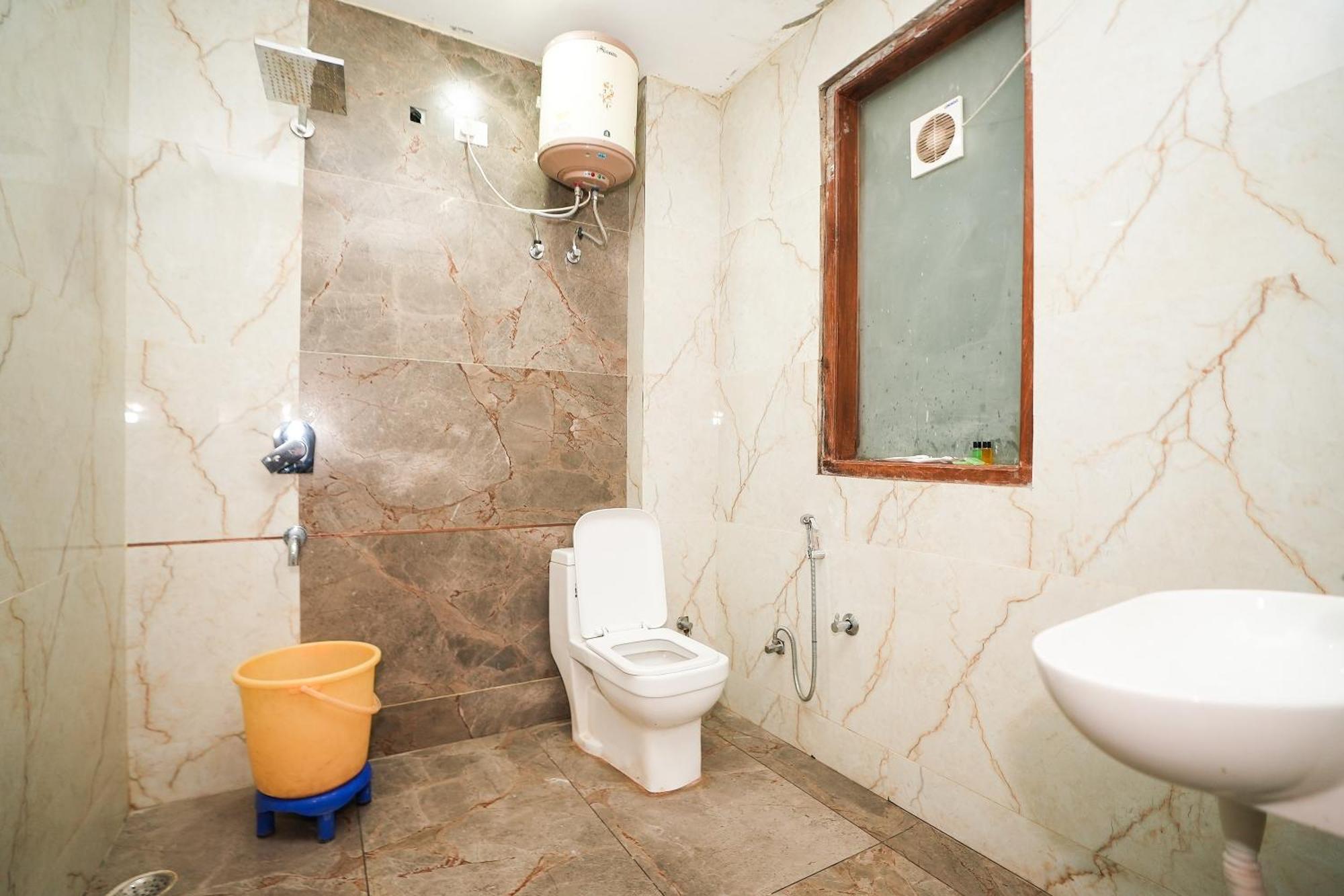 Tanvi Premium Residency Near Artemis Hospital, Gurugram Hotell Gurgaon Eksteriør bilde