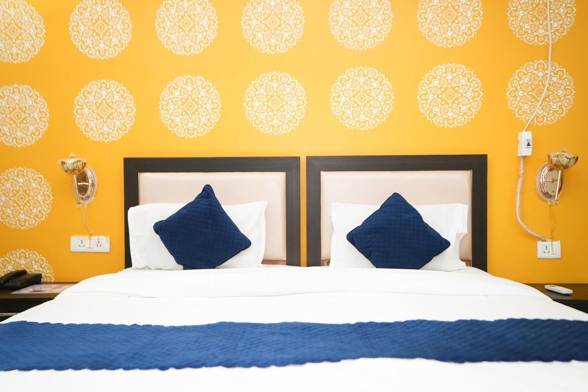 Tanvi Premium Residency Near Artemis Hospital, Gurugram Hotell Gurgaon Eksteriør bilde