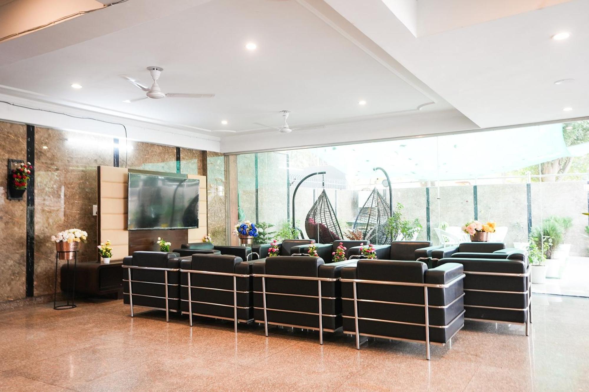 Tanvi Premium Residency Near Artemis Hospital, Gurugram Hotell Gurgaon Eksteriør bilde
