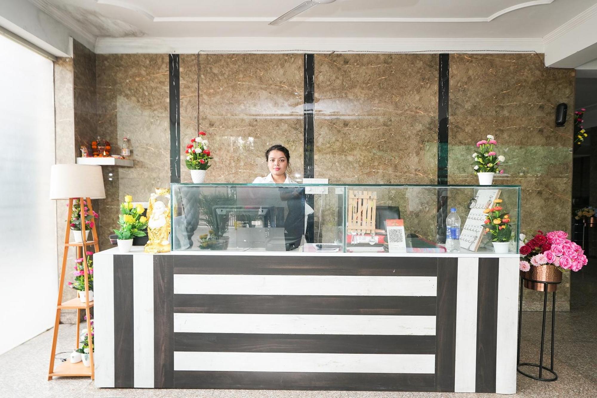 Tanvi Premium Residency Near Artemis Hospital, Gurugram Hotell Gurgaon Eksteriør bilde