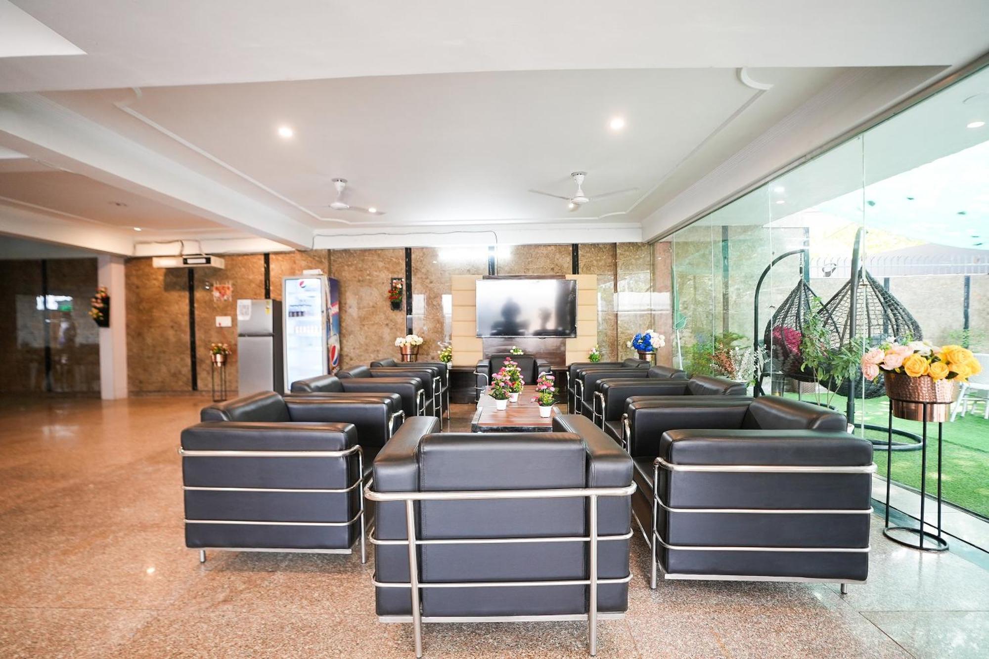 Tanvi Premium Residency Near Artemis Hospital, Gurugram Hotell Gurgaon Eksteriør bilde