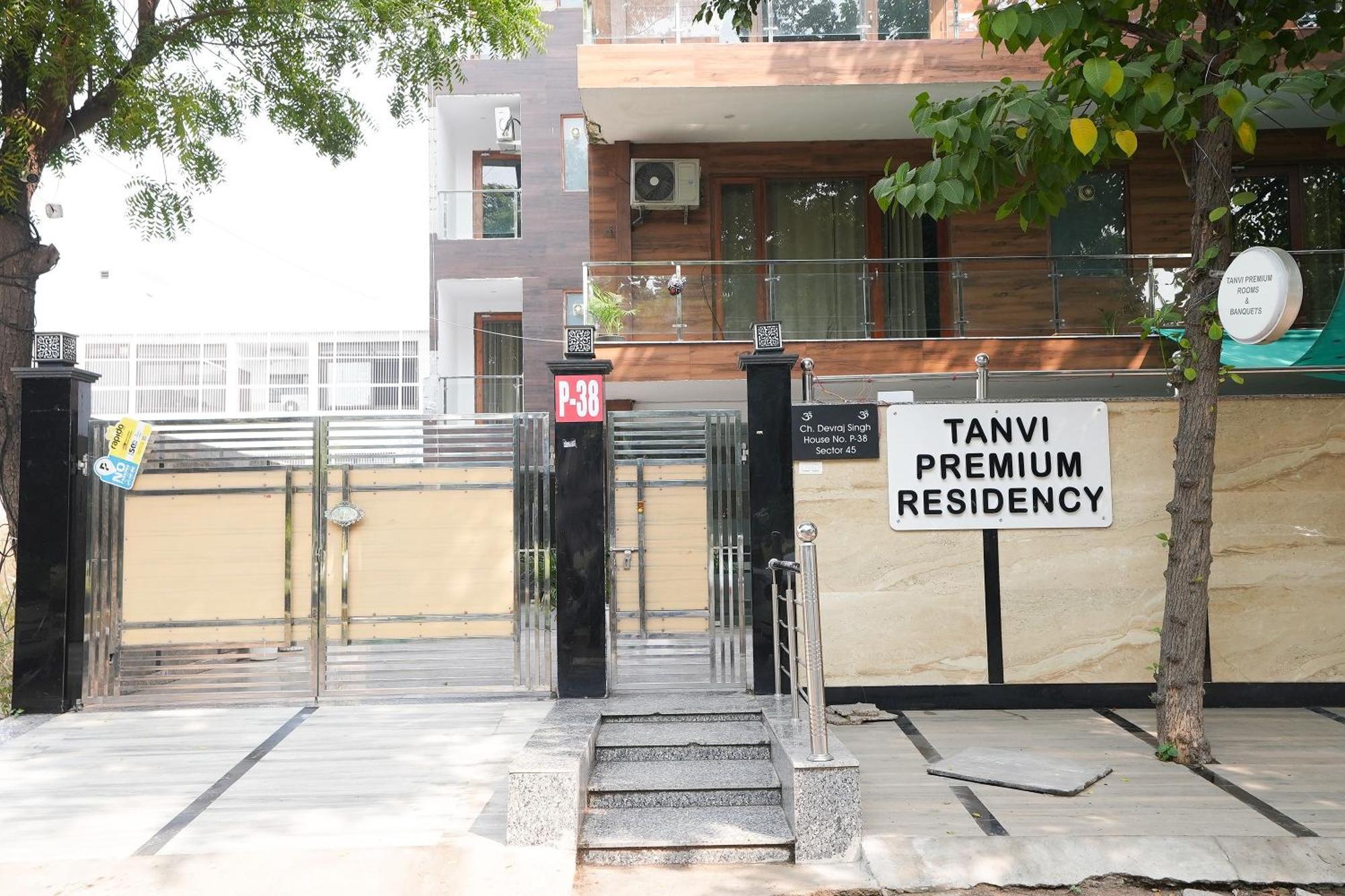 Tanvi Premium Residency Near Artemis Hospital, Gurugram Hotell Gurgaon Eksteriør bilde
