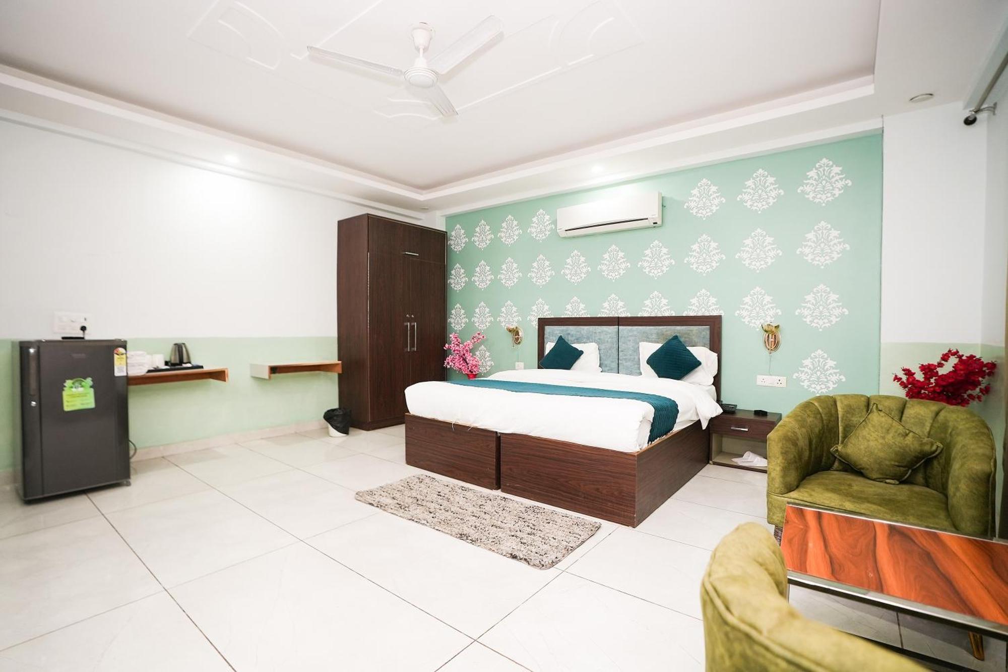 Tanvi Premium Residency Near Artemis Hospital, Gurugram Hotell Gurgaon Eksteriør bilde