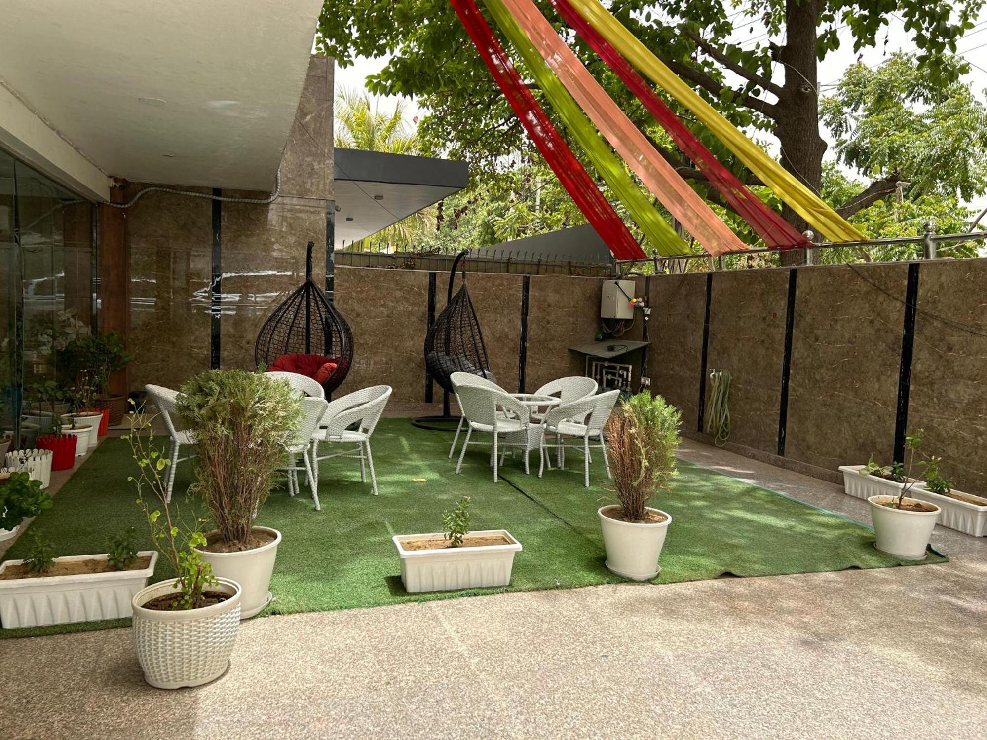Tanvi Premium Residency Near Artemis Hospital, Gurugram Hotell Gurgaon Eksteriør bilde