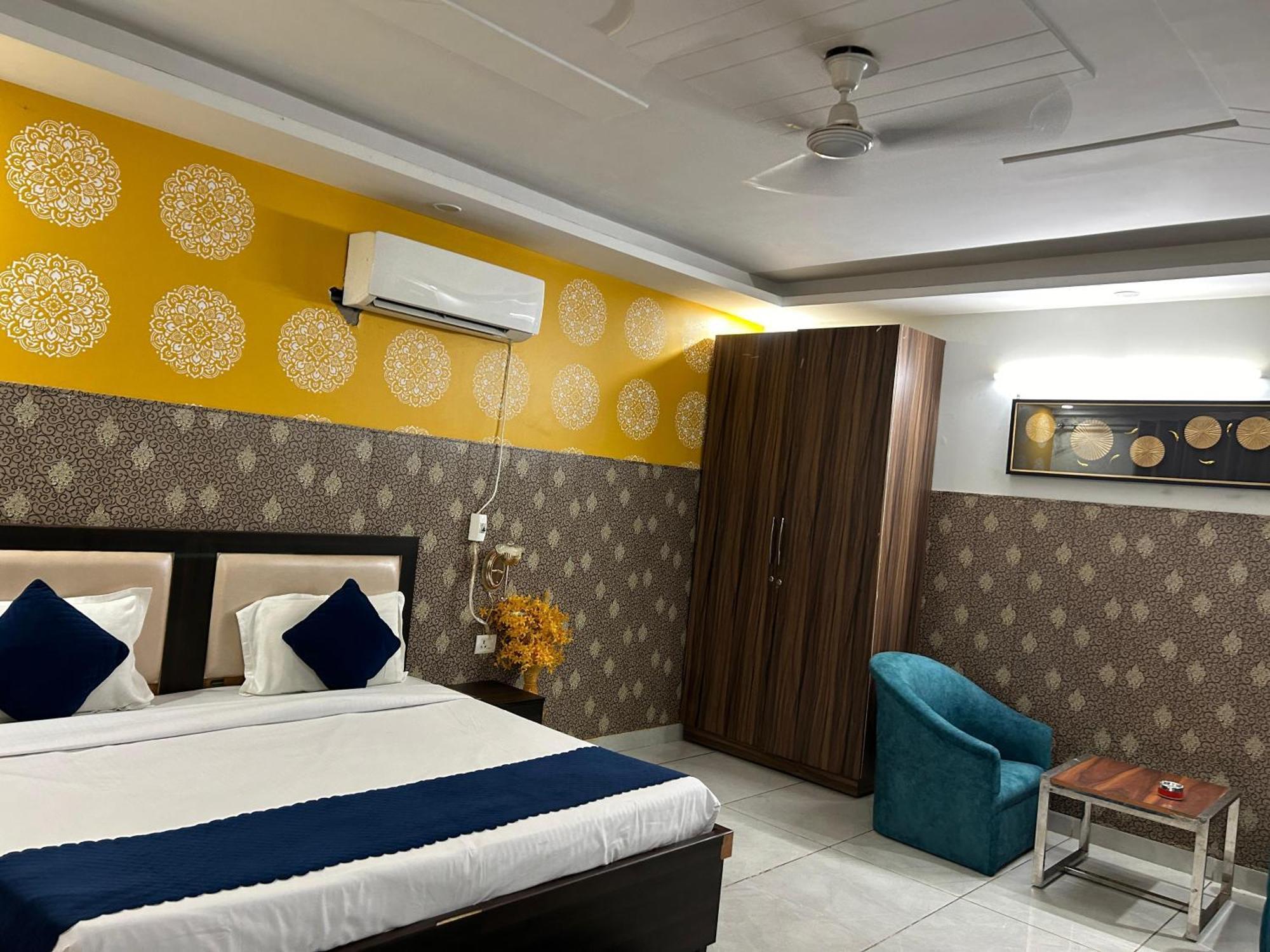 Tanvi Premium Residency Near Artemis Hospital, Gurugram Hotell Gurgaon Eksteriør bilde