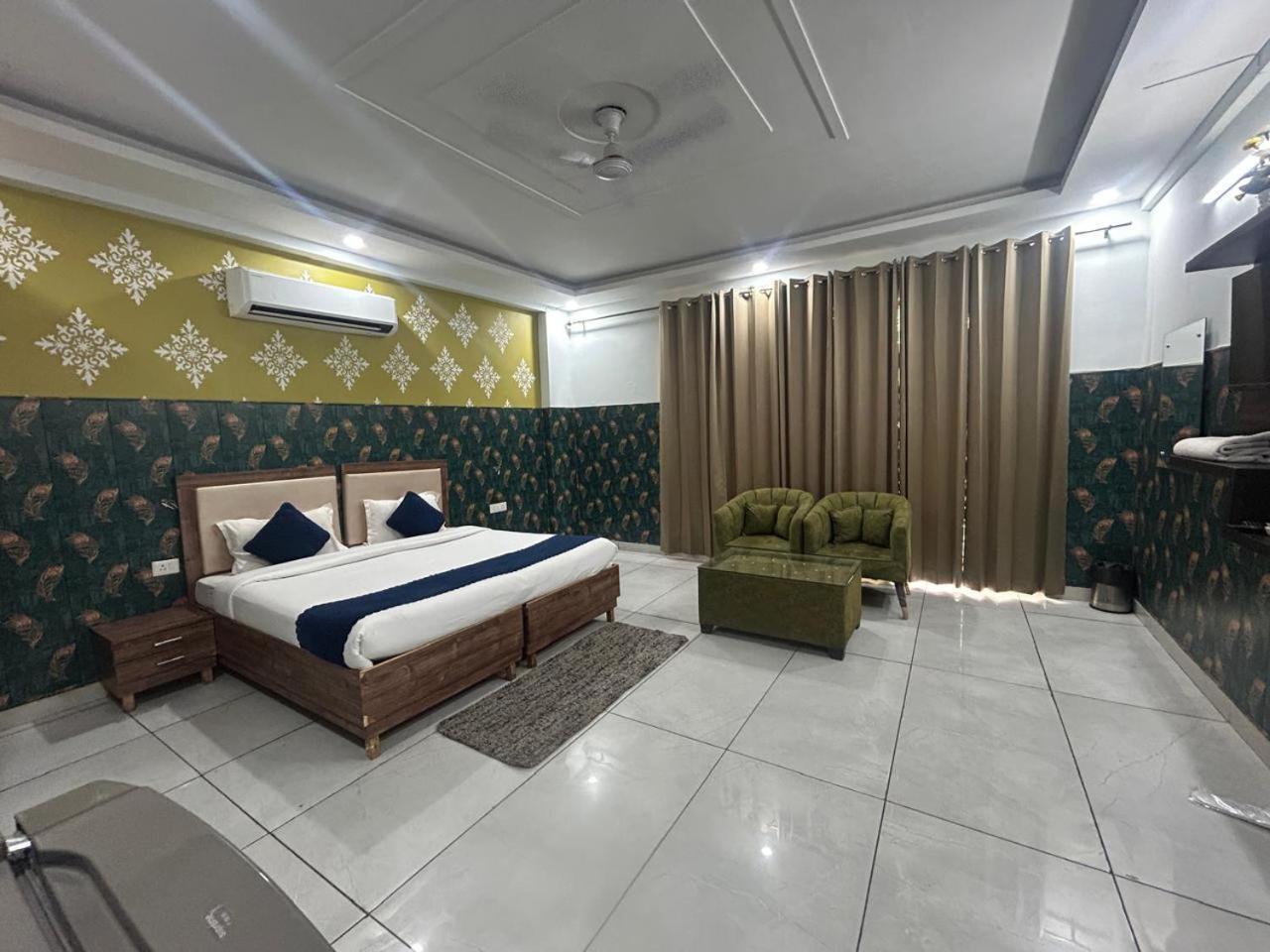 Tanvi Premium Residency Near Artemis Hospital, Gurugram Hotell Gurgaon Eksteriør bilde