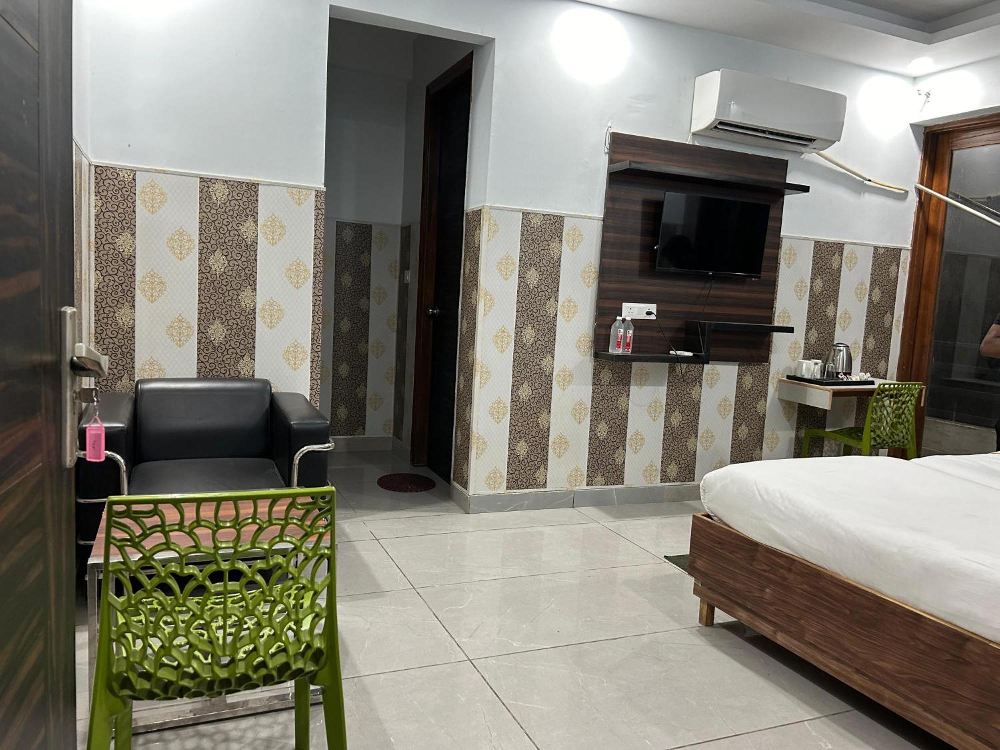 Tanvi Premium Residency Near Artemis Hospital, Gurugram Hotell Gurgaon Eksteriør bilde