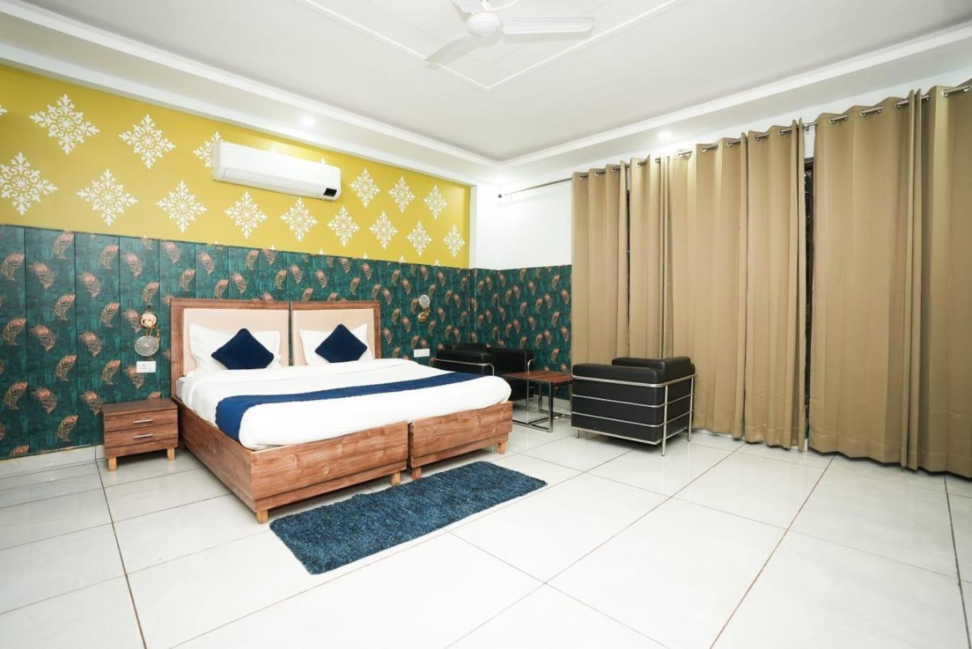 Tanvi Premium Residency Near Artemis Hospital, Gurugram Hotell Gurgaon Eksteriør bilde