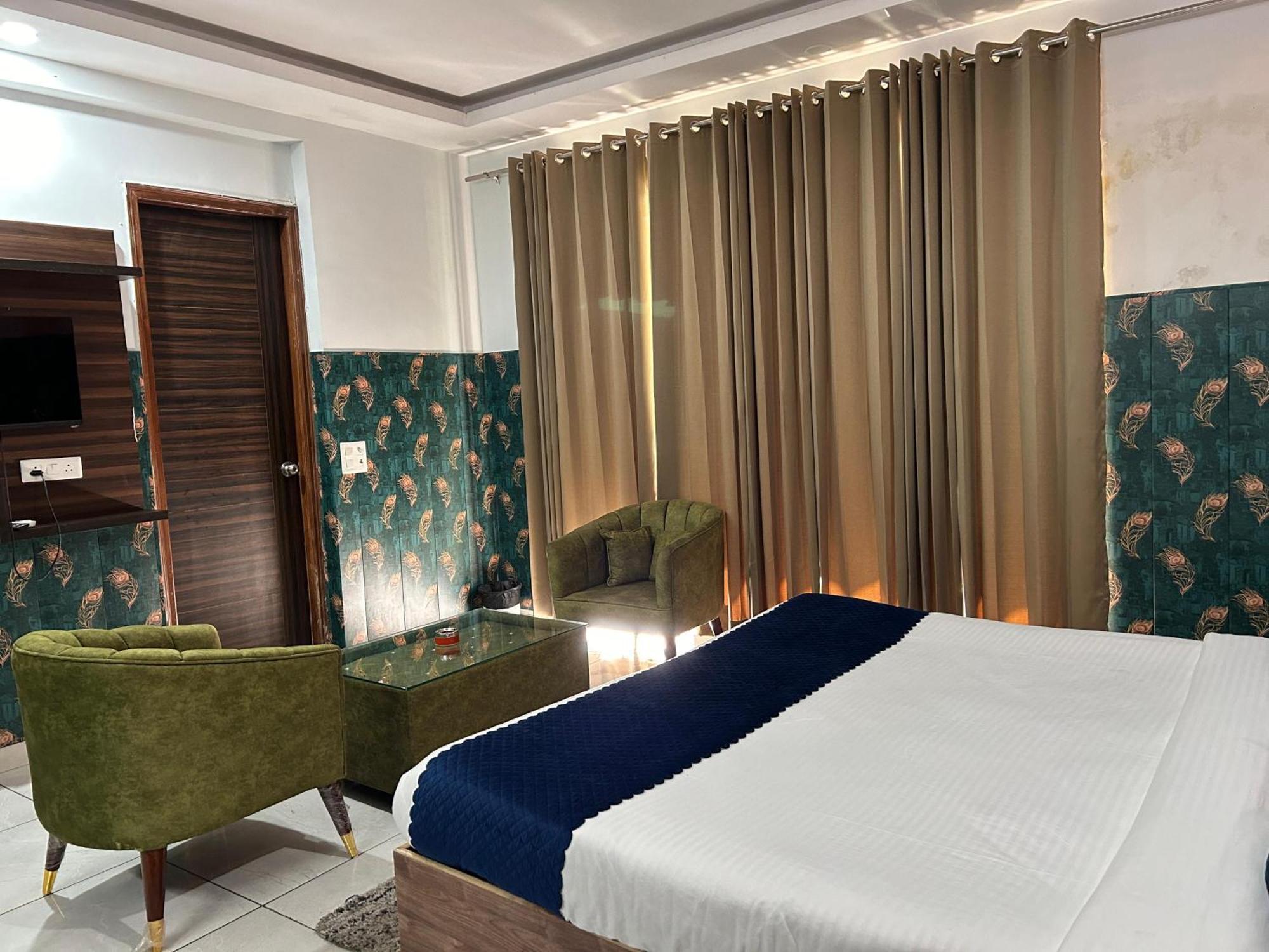 Tanvi Premium Residency Near Artemis Hospital, Gurugram Hotell Gurgaon Eksteriør bilde