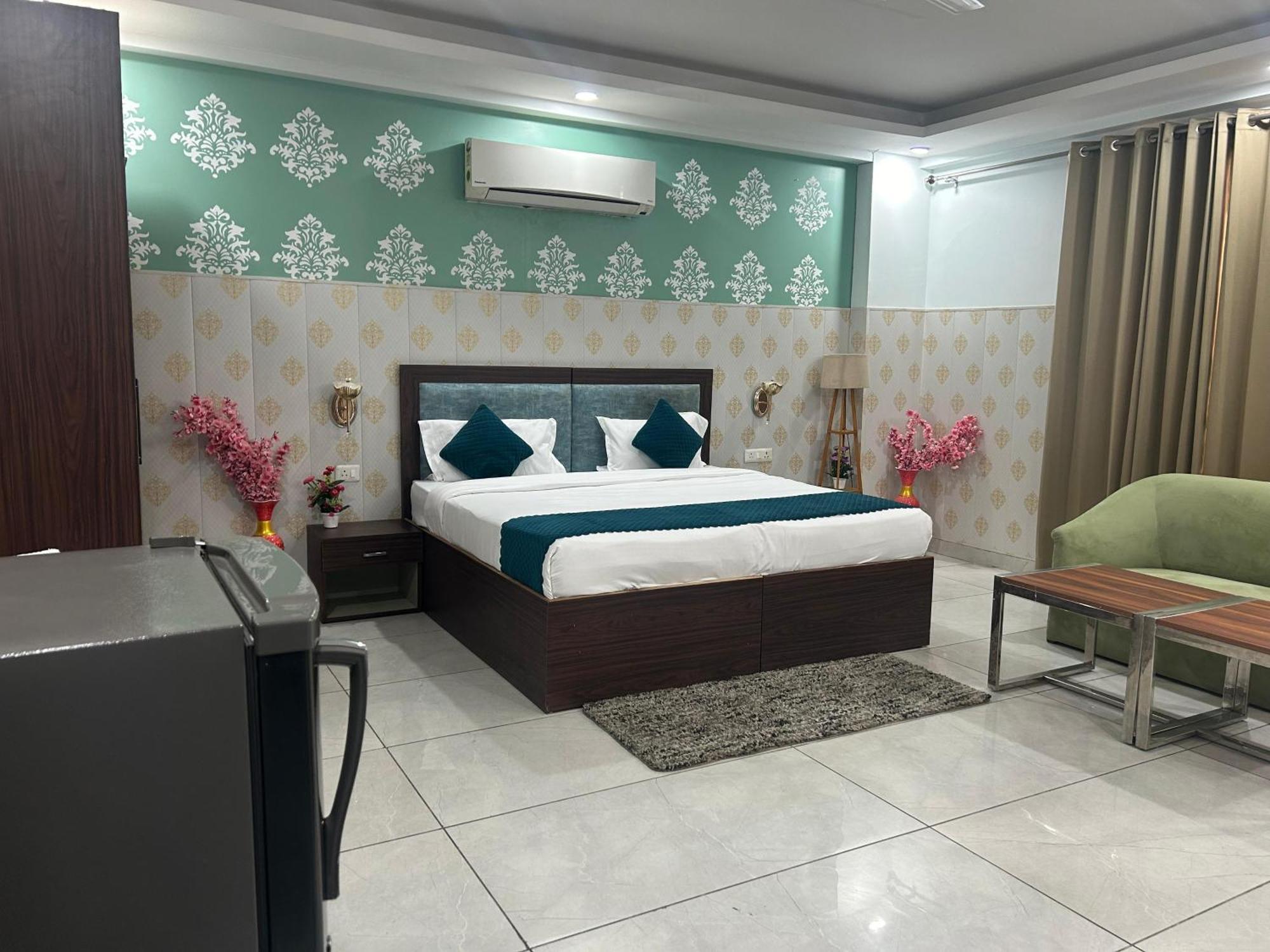 Tanvi Premium Residency Near Artemis Hospital, Gurugram Hotell Gurgaon Eksteriør bilde