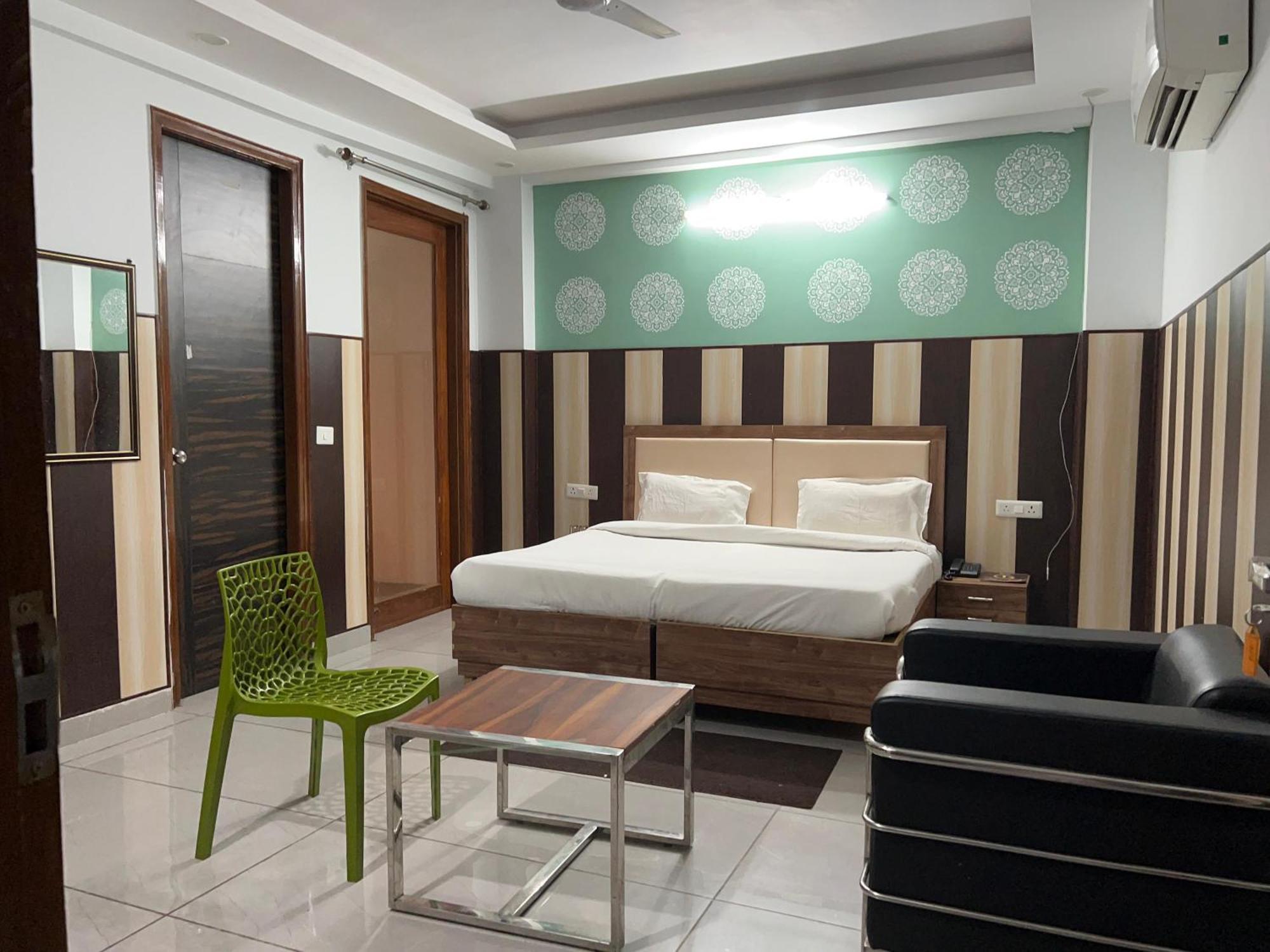 Tanvi Premium Residency Near Artemis Hospital, Gurugram Hotell Gurgaon Eksteriør bilde