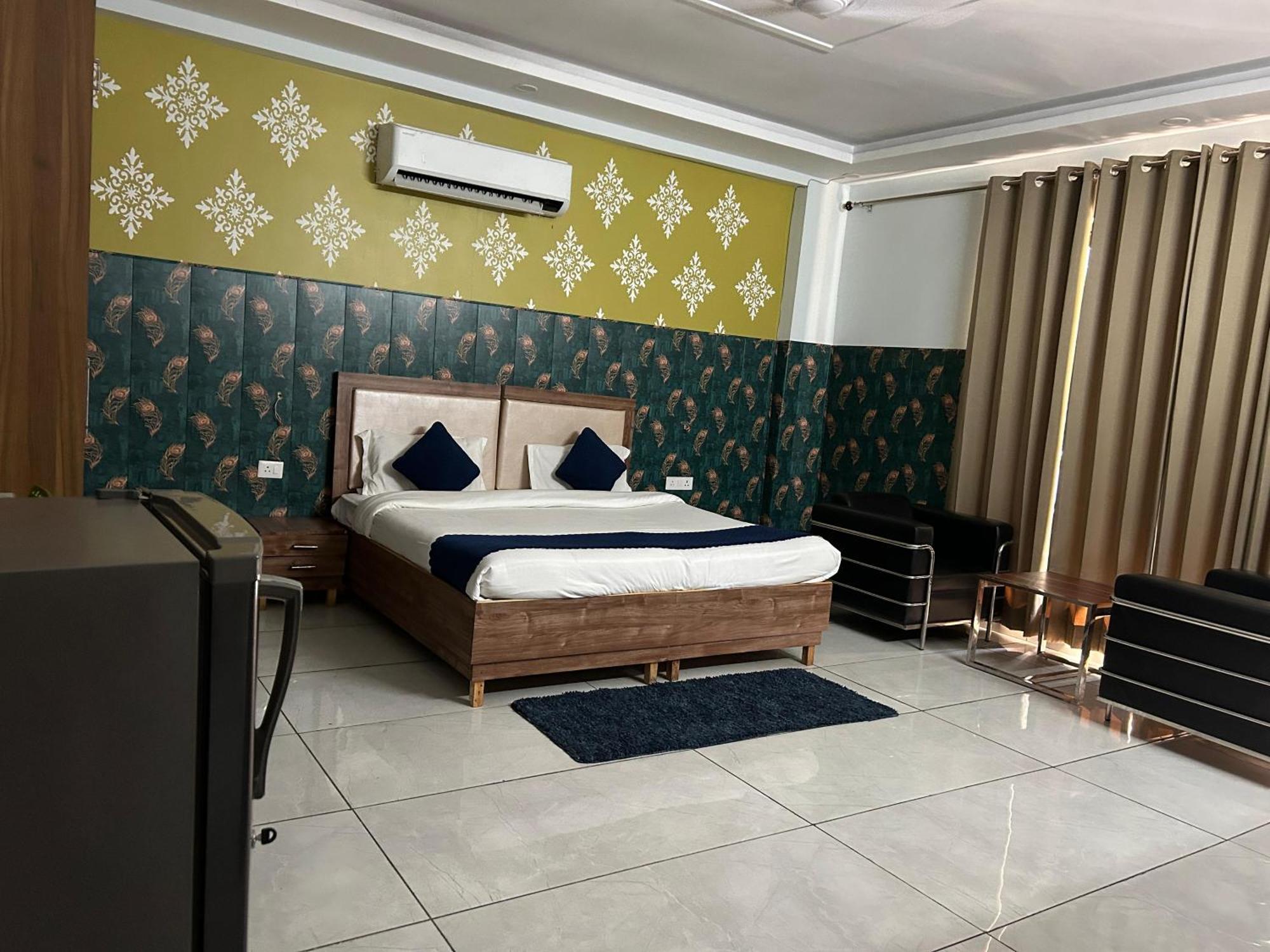 Tanvi Premium Residency Near Artemis Hospital, Gurugram Hotell Gurgaon Eksteriør bilde